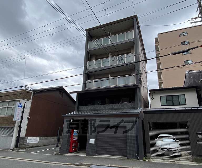 京都市下京区永養寺町のマンションの建物外観