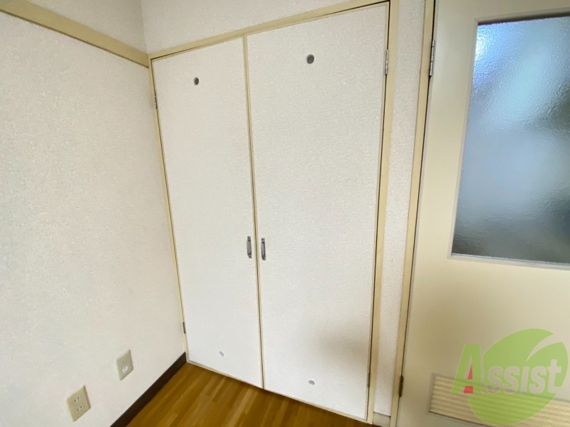 収納　収納はこちらのクローゼットをお使いください。