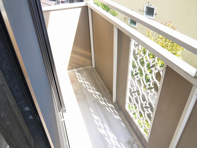 バルコニー　外からの目が気にならないバルコニーで洗濯物が干せます