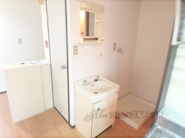 洗面設備　独立しており便利です