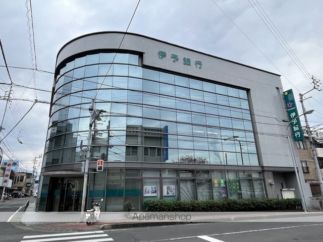 銀行　伊予銀行三島支店（銀行）まで233m