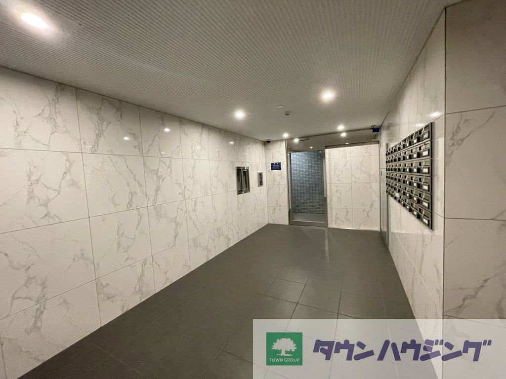 【板橋区坂下のマンションのエントランス】