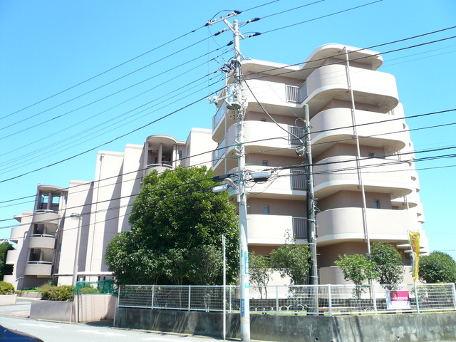 千葉市花見川区幕張本郷のマンションの建物外観