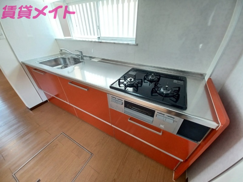 キッチン　同型参考写真です