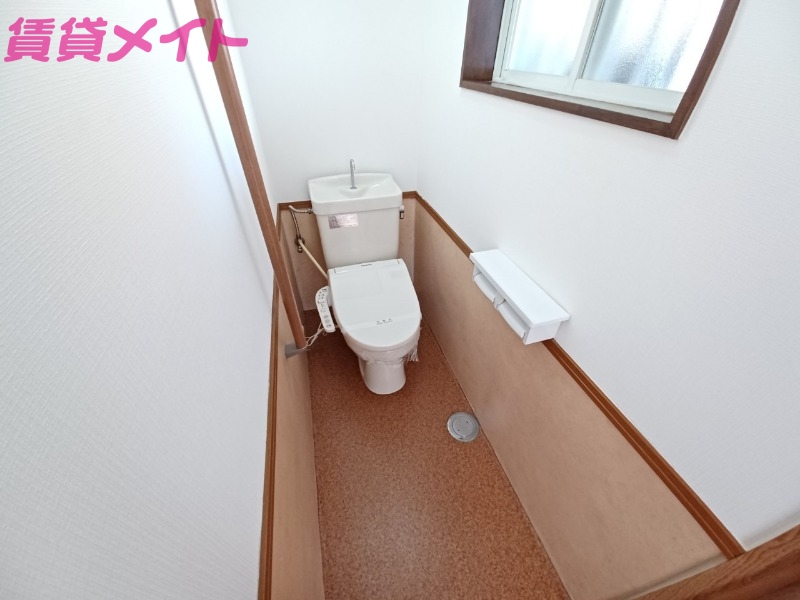 トイレ　同型参考写真です