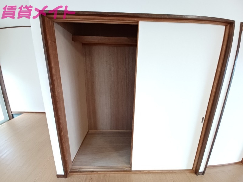 収納　同型参考写真です