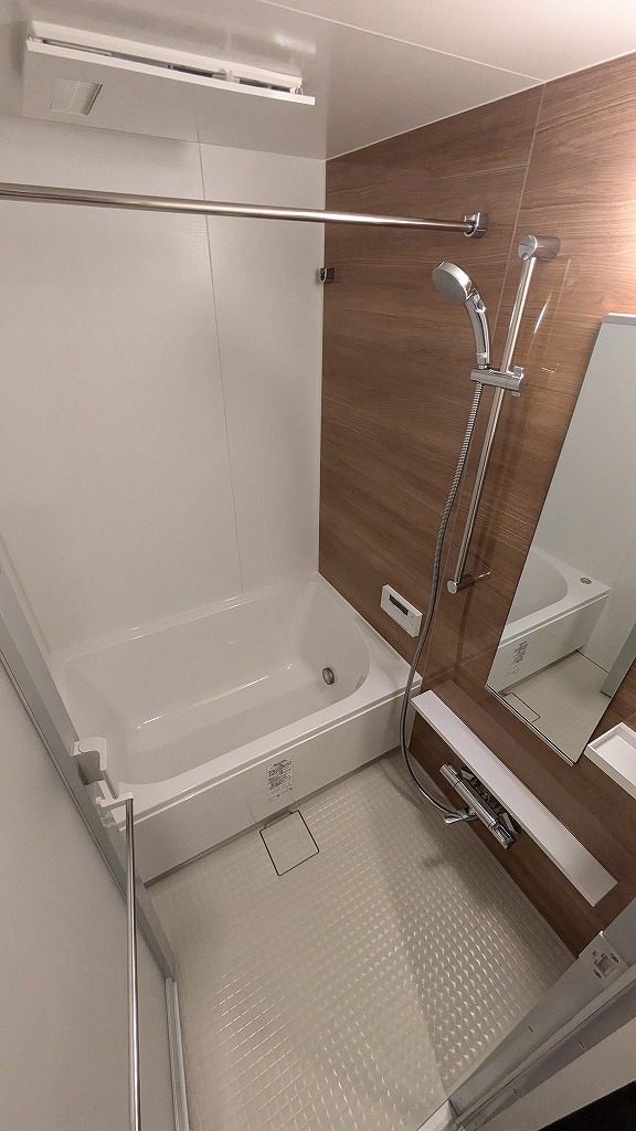 バス・シャワールーム　室内は現状を優先します