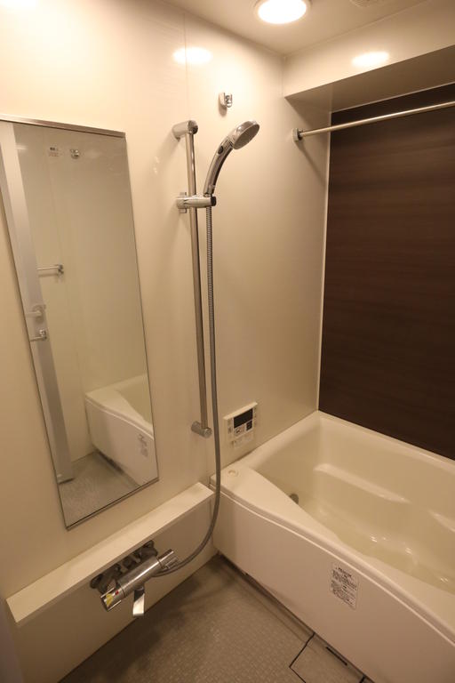 バス・シャワールーム　※別部屋の参考写真です。