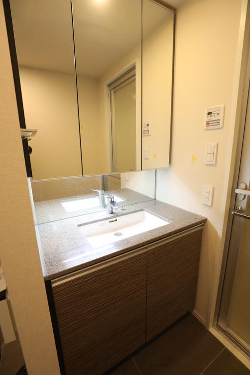 洗面設備　※別部屋の参考写真です。