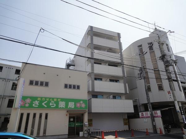 【藤井寺市岡のマンションの建物外観】