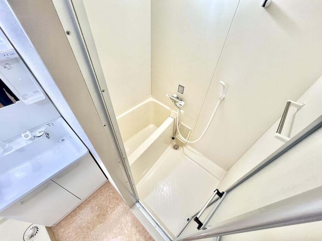 バス・シャワールーム　※同物件、別号室の写真