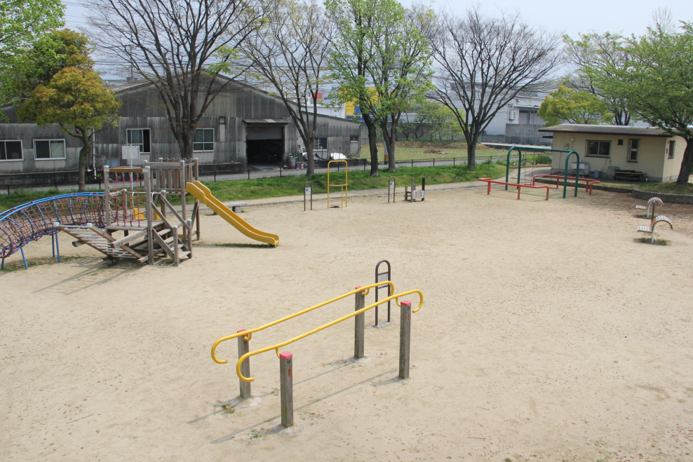 【プレミール引野の公園】