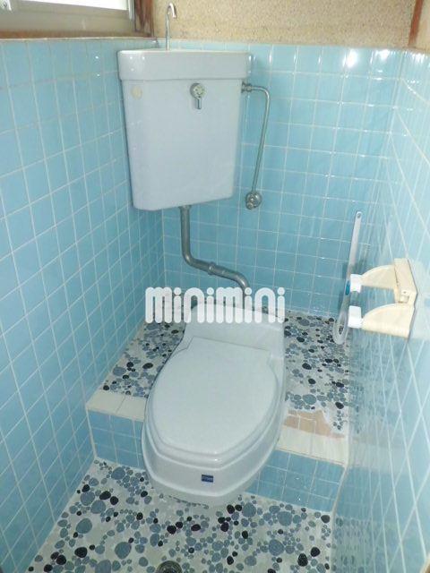 トイレ　窓のある明るいトイレ