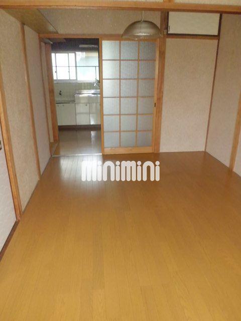 居室・リビング　きれいなフローリング