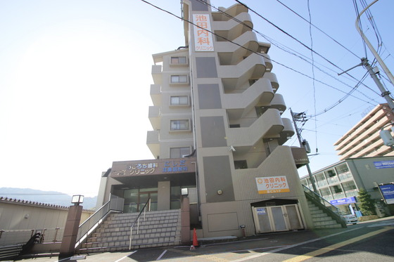 ジョイパレス高取駅前の建物外観