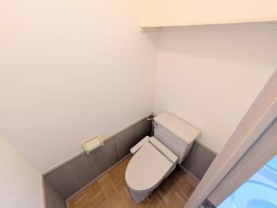 トイレ　写真は９１１号室（東Ａタイプ）のものです。