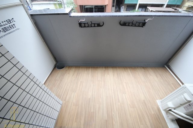 バルコニー　プレサンス堺筋本町センティス