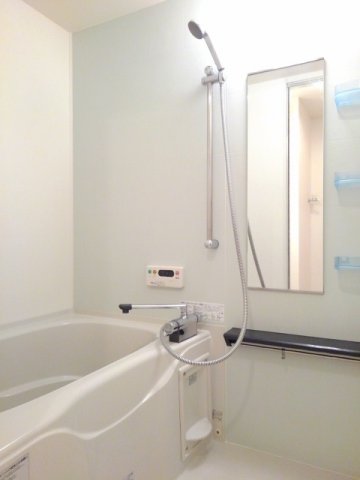 バス・シャワールーム　ゆったり過ごせるお風呂です