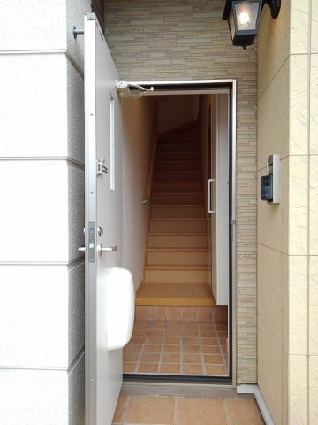 エントランス　清潔なエントランスです