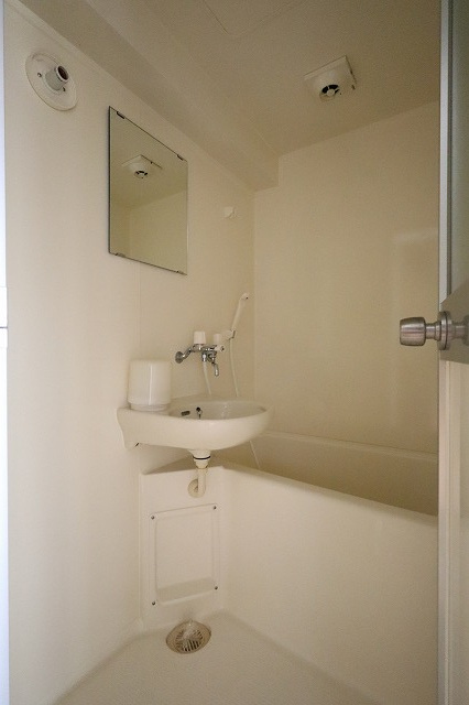 バス・シャワールーム　同物件別号室