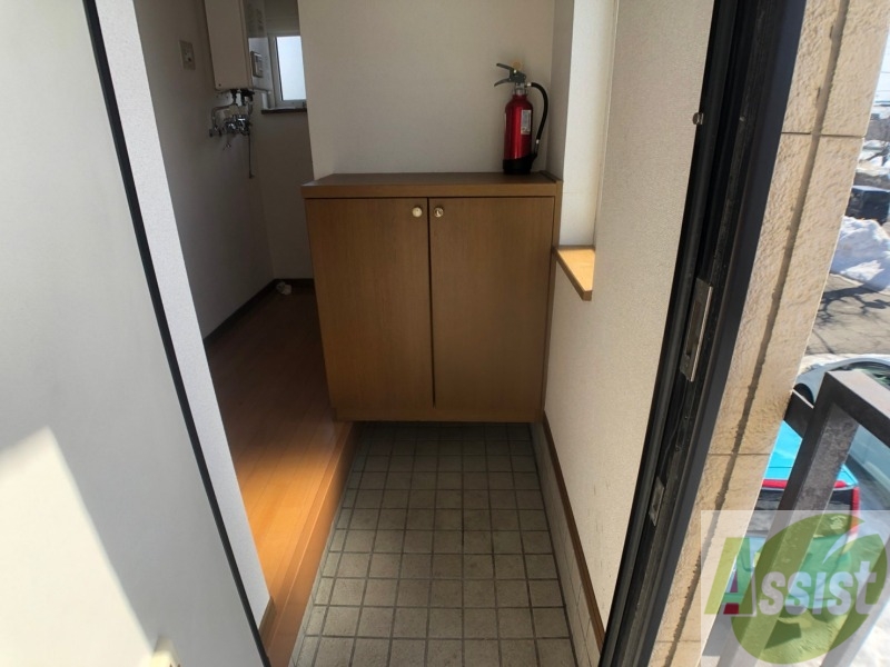 玄関　玄関の様子です。明るい印象ですね。気分もあがりそう。