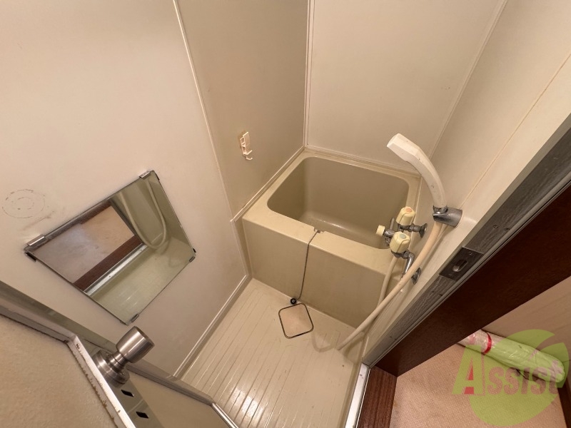 バス・シャワールーム　ユニットバスです。疲れを癒すのに欠かせませんね！