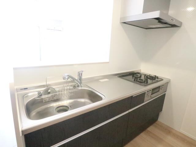 キッチン　コンパクトなキッチンで掃除もラクラク