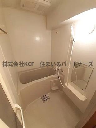 バス・シャワールーム　落ち着いた空間のお風呂です