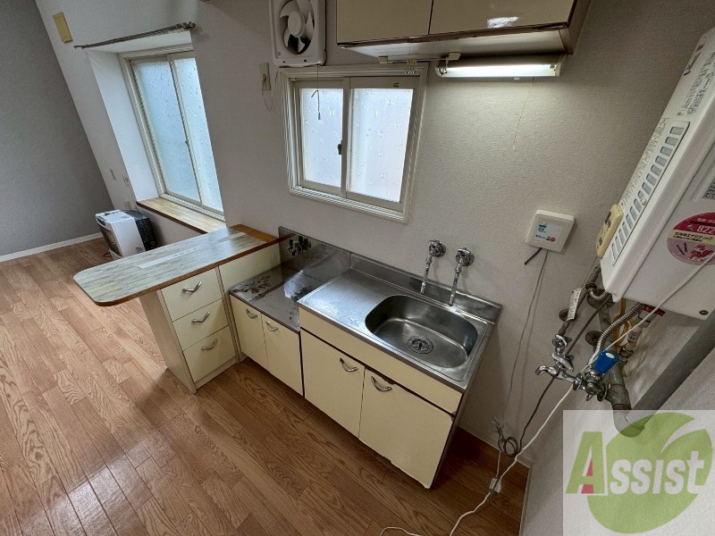 キッチン　キッチンです。一人暮らしなら十分な大きさですね。