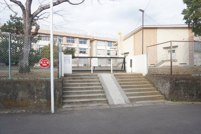 中学校　仙台市立山田中学校（中学校）まで1260m