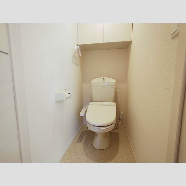 トイレ　ゆったりとした空間のトイレです