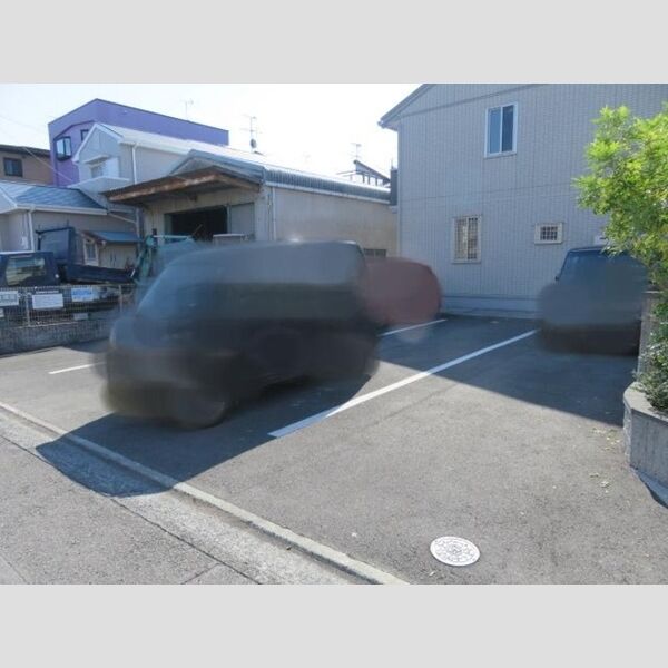 駐車場　車をお持ちの方に嬉しい駐車場付きの物件です