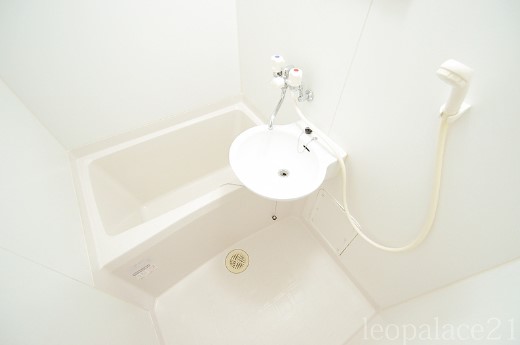 バス・シャワールーム　備品や設備仕様は号室等により異なります現地をご確認下さい。