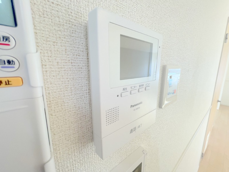 セキュリティ　モニター付きインターホンで安心です♪