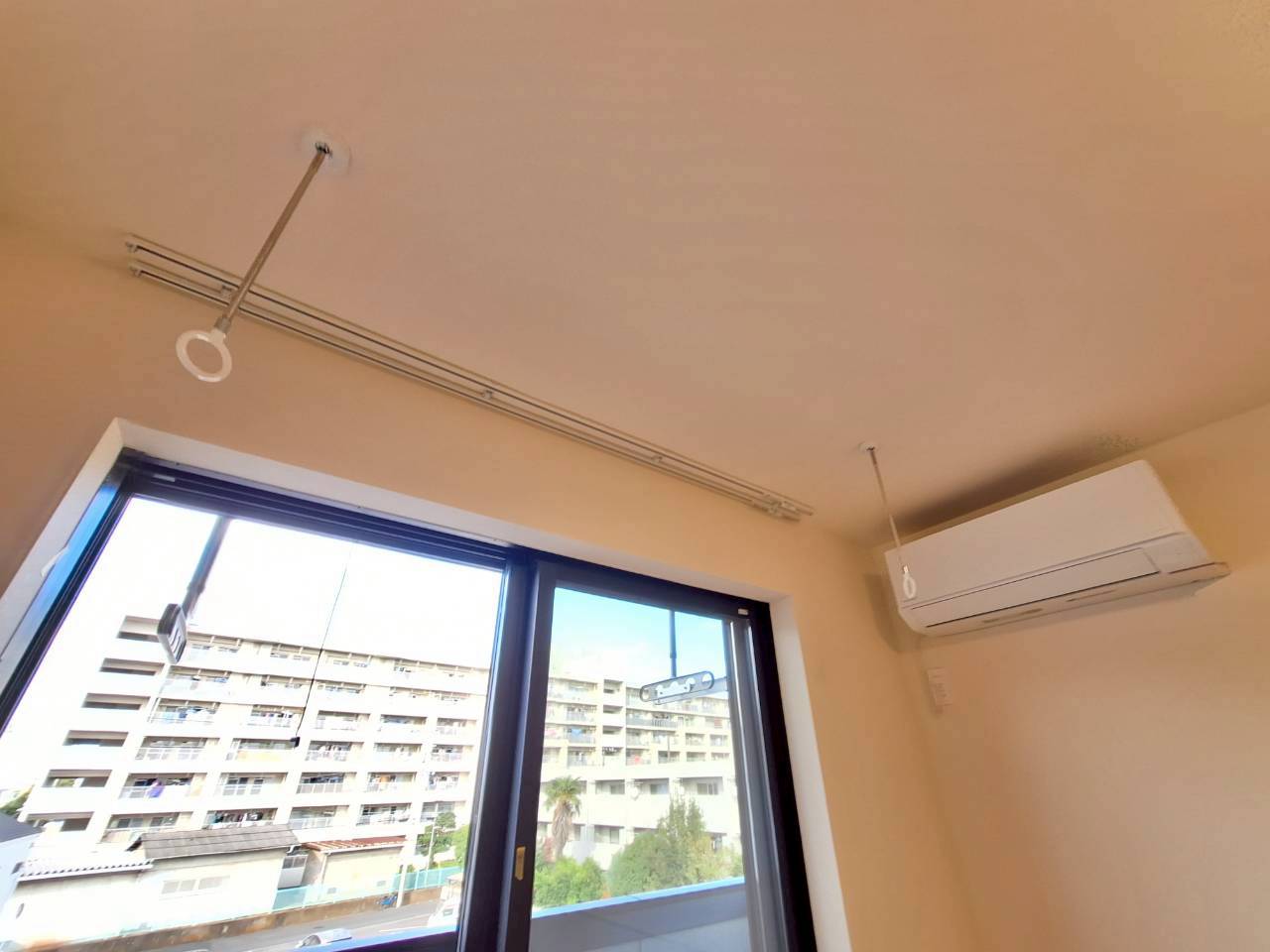 その他部屋・スペース　★室内物干しフック／防犯シャッター★