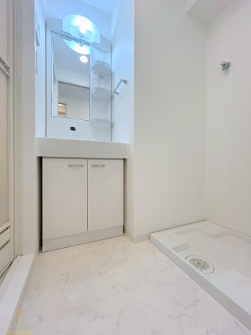 洗面設備　LIVIAZ NAMBA　KRASS