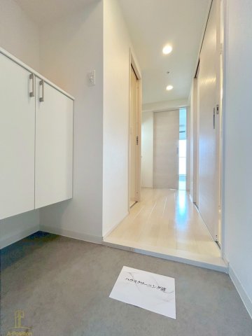 玄関　LIVIAZ NAMBA　KRASS