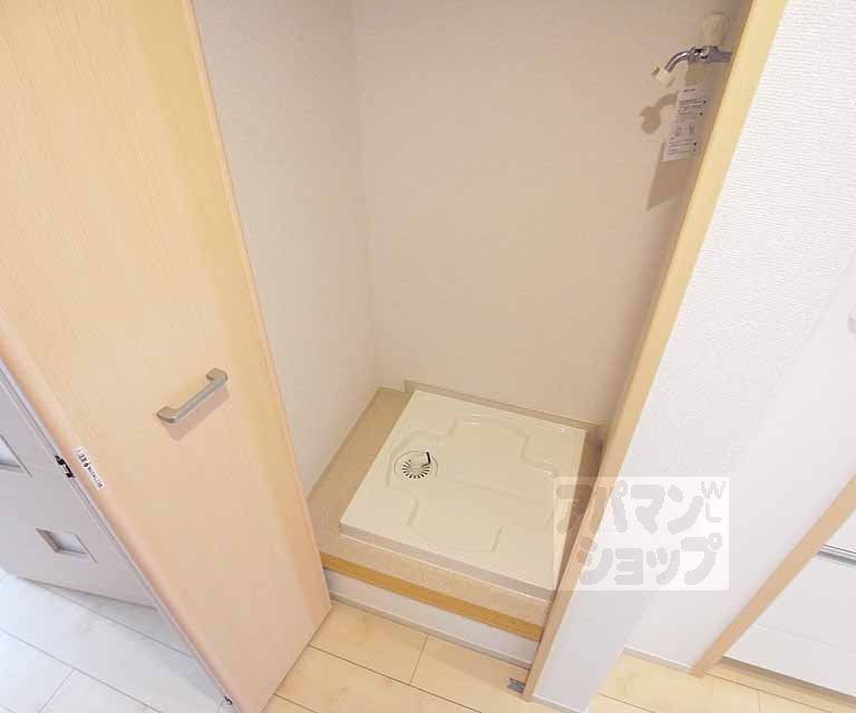 その他設備　洗濯機は扉で隠せます。