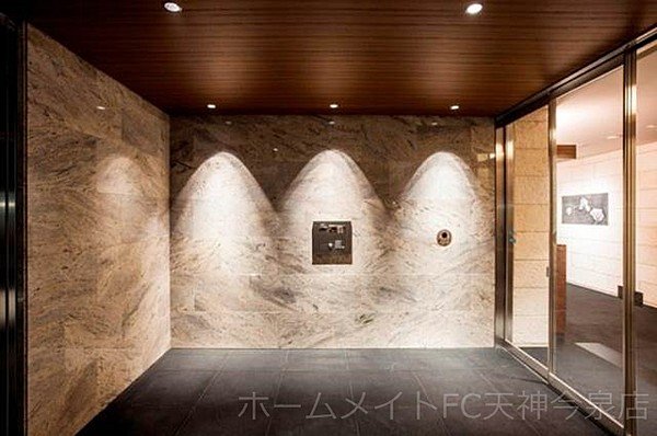 エントランス　ゆとりのあるエントランスです