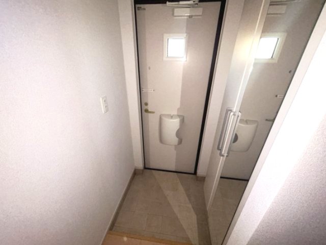 玄関　毎日通るエントランスはこのようになっています
