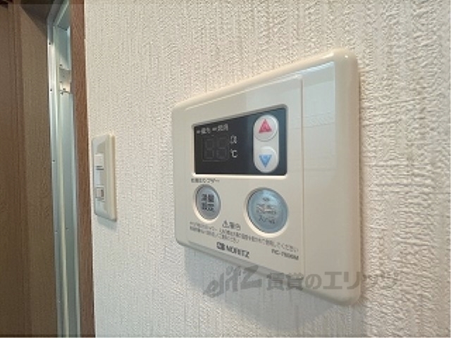 その他設備　給湯器リモコン