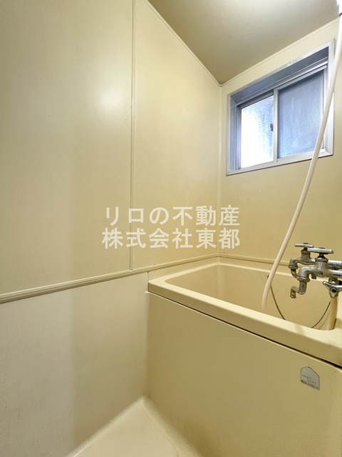 バス・シャワールーム　清潔感のある浴室で、１日の疲れを癒しリラックスできます。