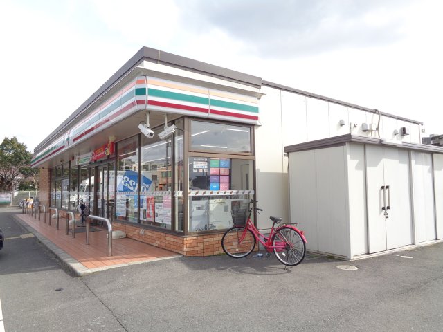 コンビニ　セブン－イレブン　南彦根駅北店（コンビニ）まで440m