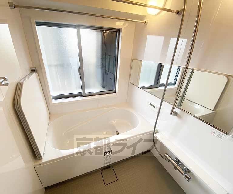 バス・シャワールーム　浴室乾燥機付きの物件です