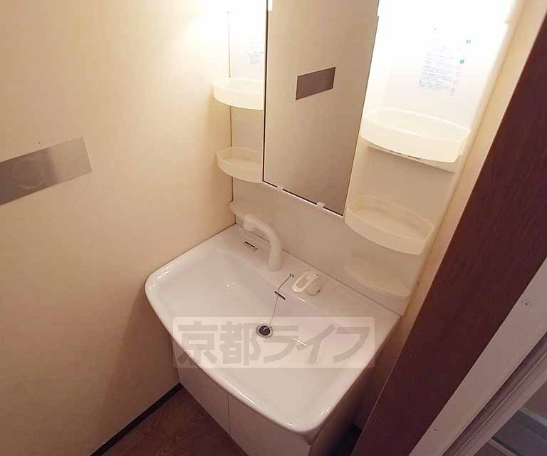 洗面設備　使いやすいシャンプードレッサーです