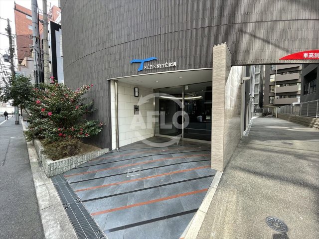 エントランス　SERENiTE北浜　エントランス