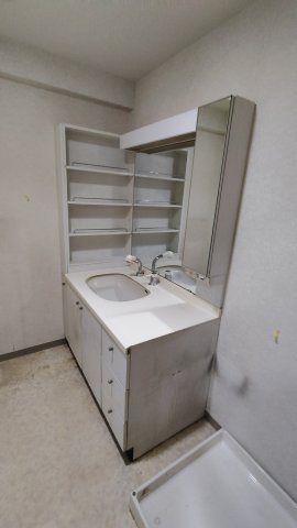 洗面設備　独立洗面台付きです！