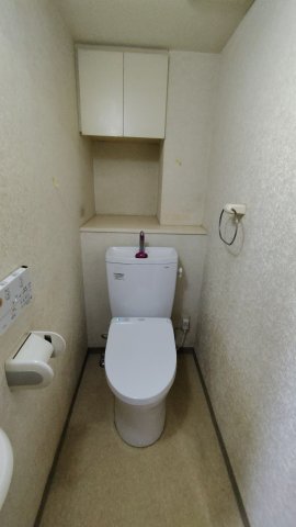 トイレ　温水洗浄機能付きのトイレです！
