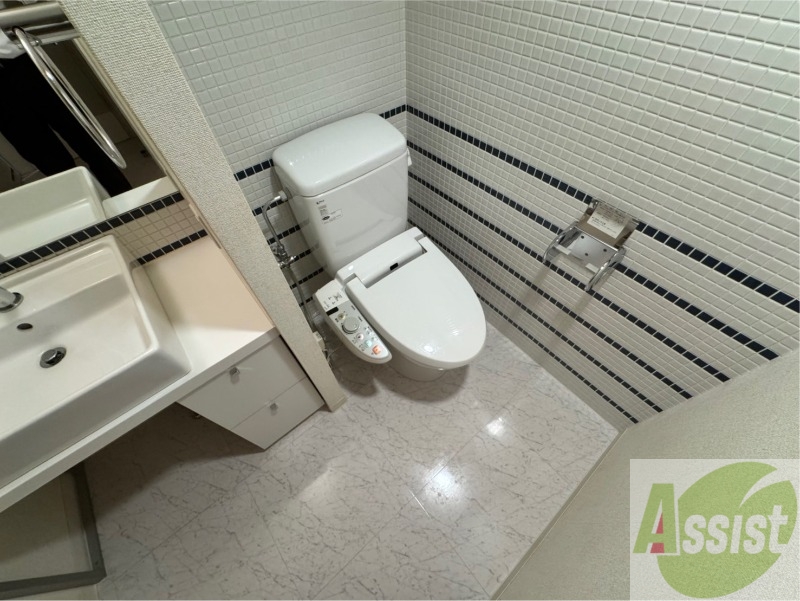 トイレ　ウォシュレット機能がついたトイレ。安心して使用できますね。