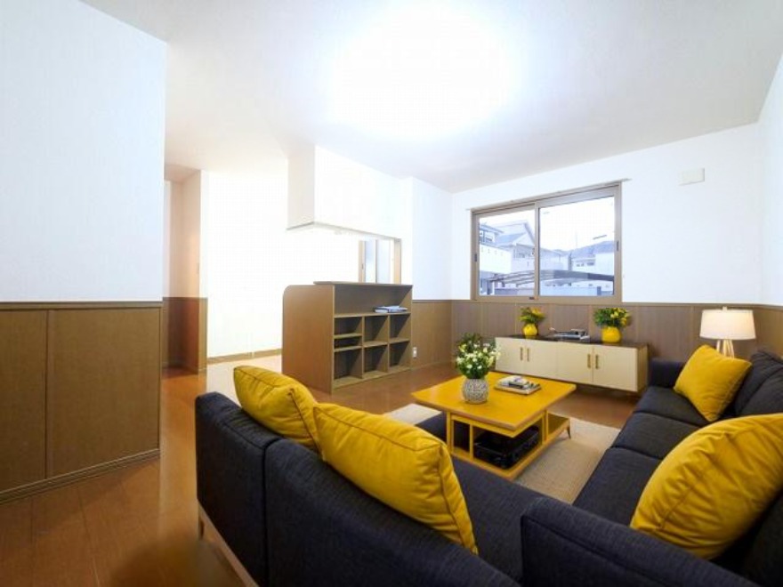 居室・リビング　CGで家具等を配置したもので家具等は含まれません